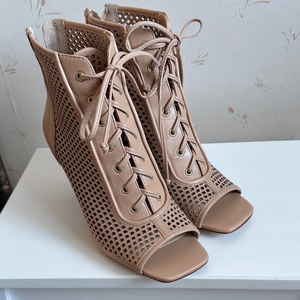 Vince Camuto Nude Lace-Up Peep Toe Perforated Booties